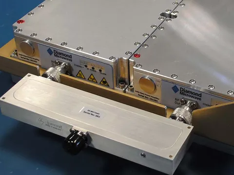 DM-X1K0-03 | X-Band 1kW SSPA - Diamond Microwave Limited (DML)
